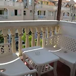 Apartment Bravo 1 George