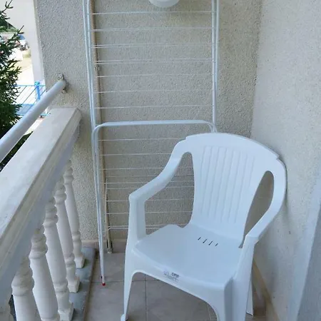 Bravo 1 George Apartman Napospart