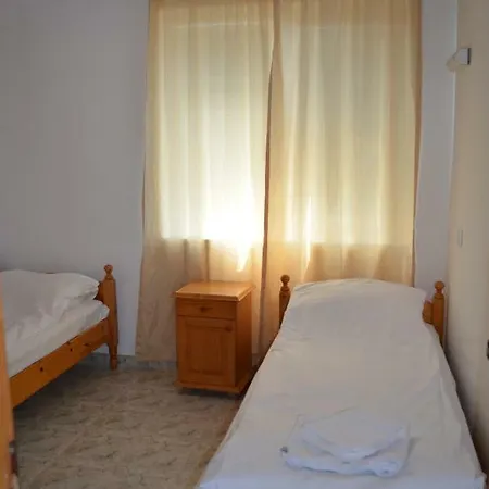 Apartment Bravo 1 George Slantschew brjag